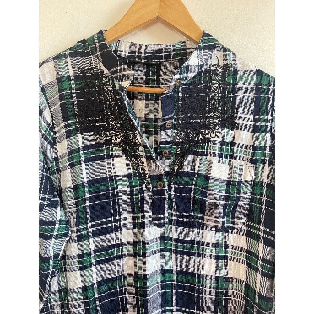 Vtg Women’s Plaid Roll Tab Sleeve Blouse Green Navy Embroid Henley Small Jane A